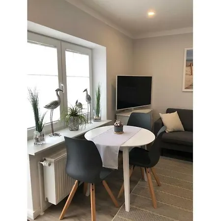 Apartment Romantic Near Seabeach
