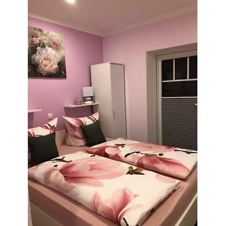 Romantic Near Seabeach Apartment Busum